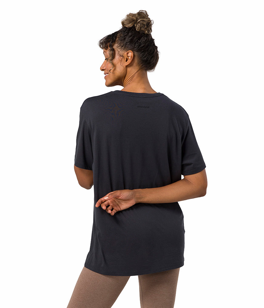 Vinyassa Tee - Phantom - Rear View - Gallery Image 3 | Manduka | Manduka NZ