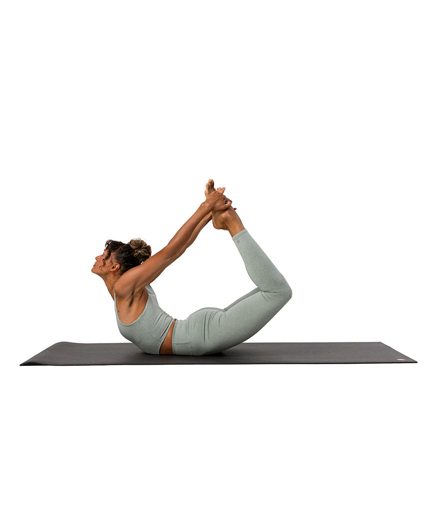 Dhara Legging - Avian Heather - model in asana on PRO Yoga Mat - Gallery Image 5 | Manduka | Manduka NZ