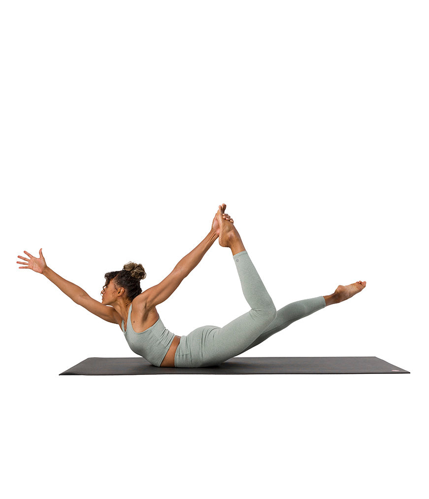 Dhara Legging - Avian Heather - model in asana on PRO Yoga Mat - Gallery Image 7 | Manduka | Manduka NZ