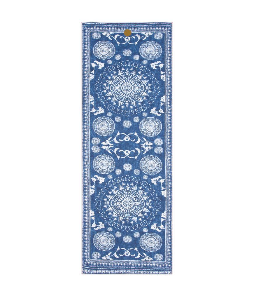 Manduka Yogitoes Mat Towel - Gejia - lying flat | Manduka NZ