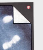 Manduka Yogitoes Mat Towel - Tie Dye Splash - lying flat, corner folded over | Manduka NZ