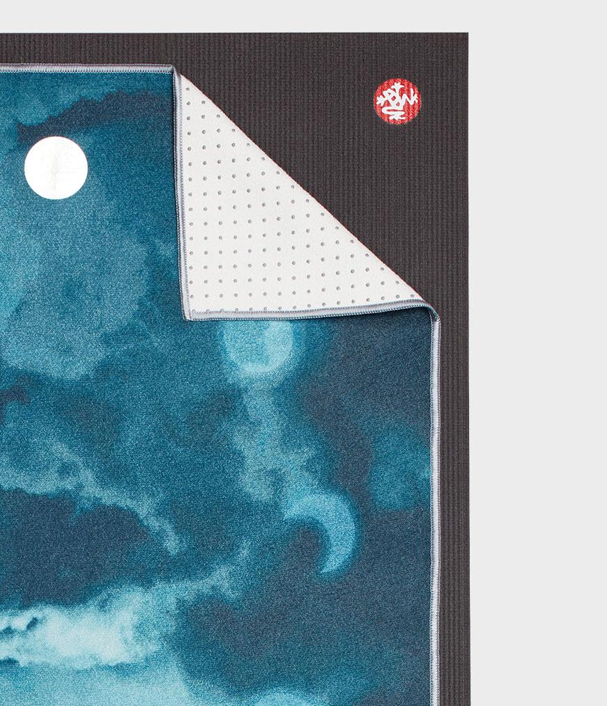 Manduka Yogitoes Mat Towel - Lunar - lying flat, corner folded over | Manduka NZ
